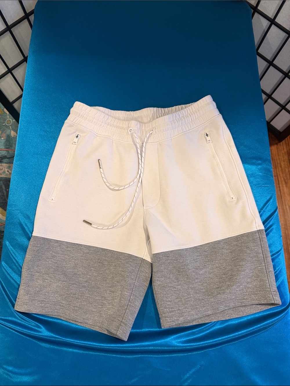 Men's Two-Tone Drawstring Shorts in Off-White and Gray